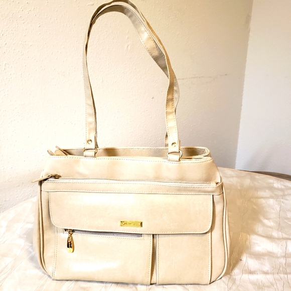 Collection leather shoulder bag - Picture 11 of 11